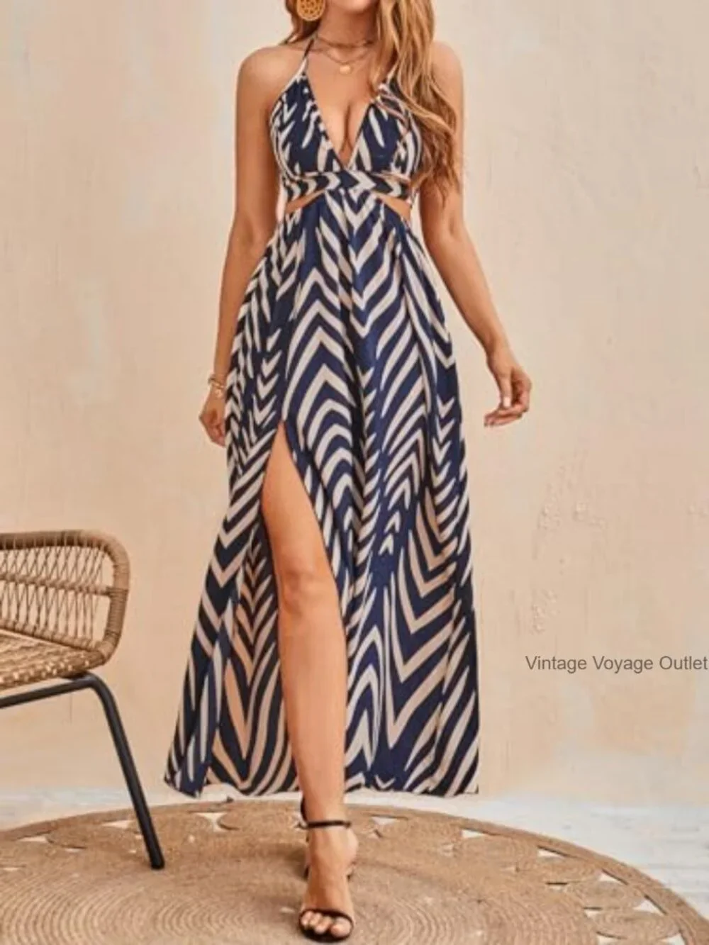 Women's Maxi Dress with High Slit Backless Halter Neck Boho Vacation - Picture 3 of 6